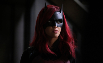 Batwoman: Kostým nové představitelky netopýří hrdinky odhalen | Fandíme filmu