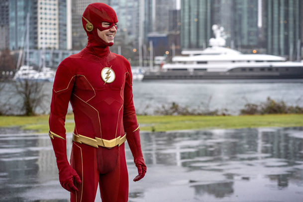 The Flash, Supergirl a spol. nemusí stihnout premiéru, filmaři stávkují | Fandíme serialům
