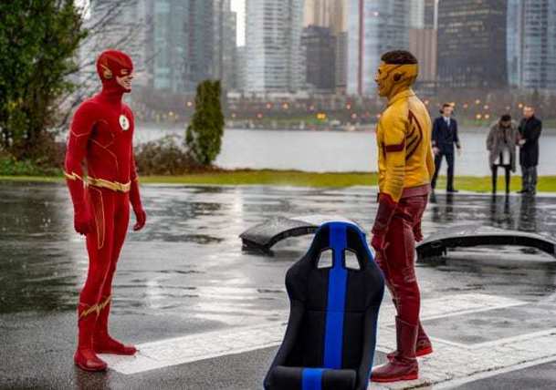 The Flash, Supergirl a spol. nemusí stihnout premiéru, filmaři stávkují | Fandíme serialům