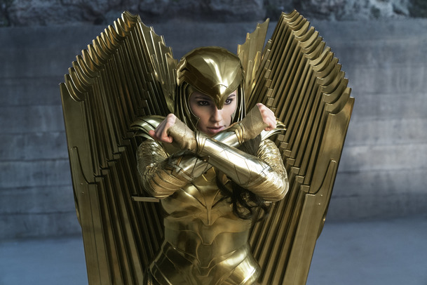 Gal Gadot za druhou Wonder Woman dostala více než třicetinásobnou výplatu oproti té první | Fandíme filmu