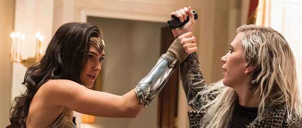 Wonder Woman 3: Režisérka nestojí o propojování s dalšími hrdiny | Fandíme filmu