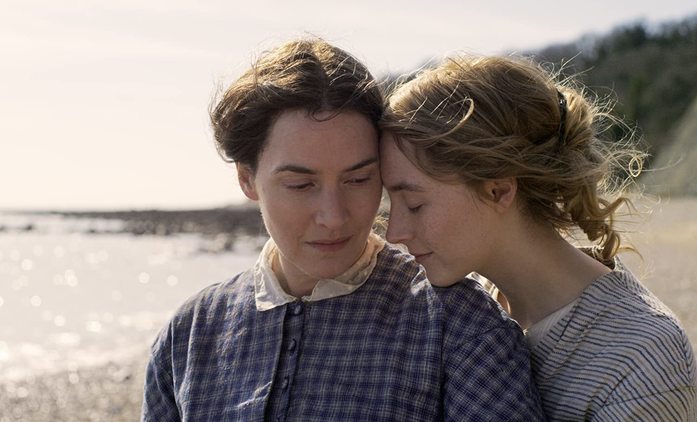 Ammonite: Mladičká Saoirse Ronan okouzlí postarší Kate Winslet | Fandíme filmu