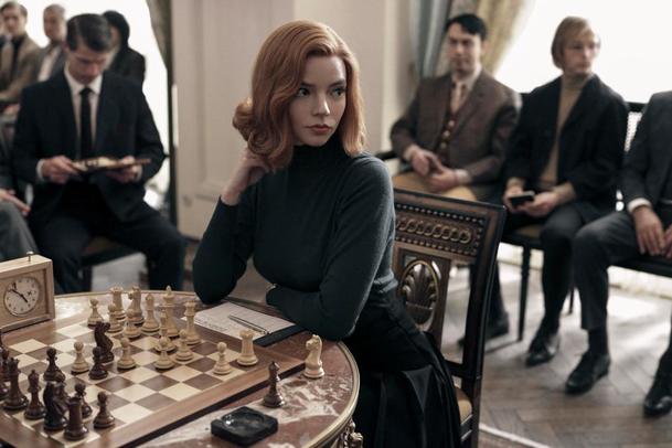 The Queen’s Gambit: První ukázka potvrzuje, že i šachy mohou přinést strhující drama | Fandíme serialům