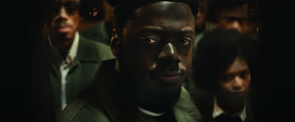 Judas and the Black Messiah: Strhující upoutávka představuje střet FBI s charismatickým lídrem Black Pantherů | Fandíme filmu