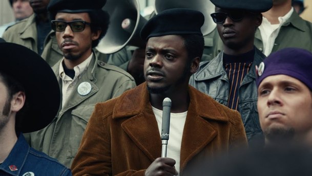 Judas and the Black Messiah: Strhující upoutávka představuje střet FBI s charismatickým lídrem Black Pantherů | Fandíme filmu