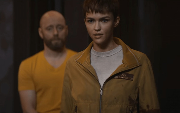 The Doorman: Ruby Rose si hraje na Smrtonosnou past s Jeanem Renem | Fandíme filmu