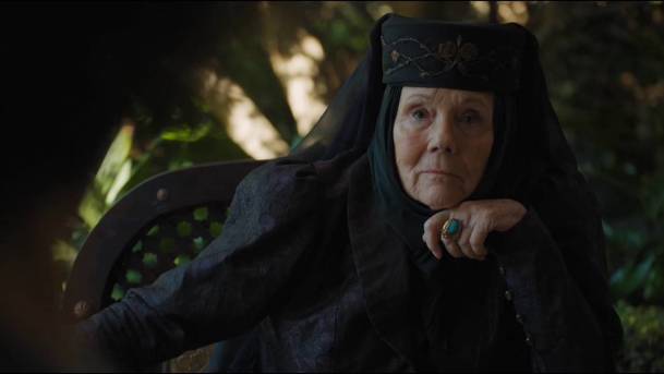 Zemřela Diana Rigg, v posledních letech známá jako lady Olenna ze Hry o trůny | Fandíme serialům