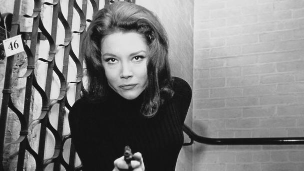 Zemřela Diana Rigg, v posledních letech známá jako lady Olenna ze Hry o trůny | Fandíme serialům