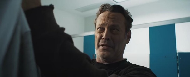 Slečna bestie: Vraždící Vince Vaughn si prohazuje tělo se středoškolačkou v prvním traileru | Fandíme filmu