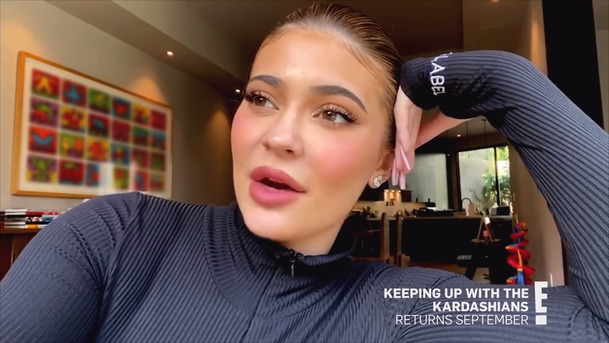 Držte krok s Kardashians končí, televize už nechce rodině platit stomilionovou výplatu | Fandíme serialům