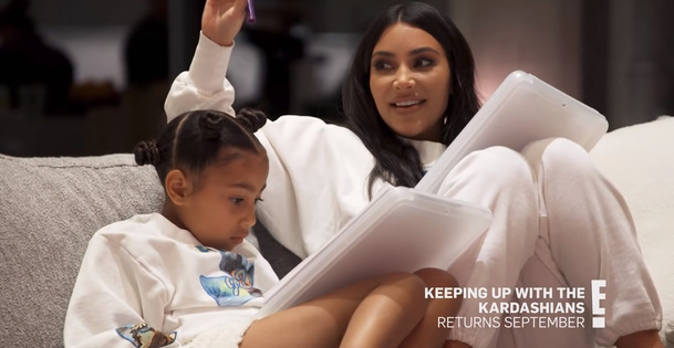 Držte krok s Kardashians končí, televize už nechce rodině platit stomilionovou výplatu | Fandíme serialům