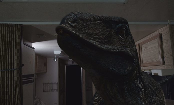 Claw: Velociraptor nahání vyděšené oběti v novém hororu | Fandíme filmu