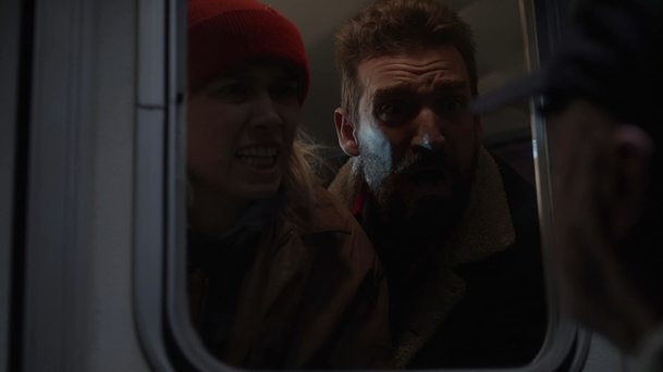 Claw: Velociraptor nahání vyděšené oběti v novém hororu | Fandíme filmu