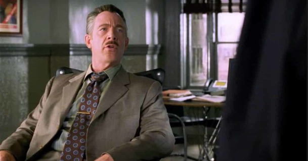 Spider-Man: Proč J. Jonah Jameson po letech vypadá jinak a jak to bude s jeho dalším návratem | Fandíme filmu