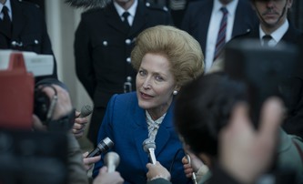 Koruna 4: První pohled na královskou svatbu a Margaret Thatcher | Fandíme filmu