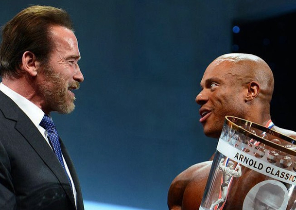 The Rock chystá snímek o kulturistovi, který v soutěži Mr. Olympia zastínil i Schwarzeneggera | Fandíme filmu