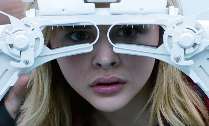 Médium: Chloë Grace Moretz přihlíží vraždě ve virtuální realitě | Fandíme seriálům