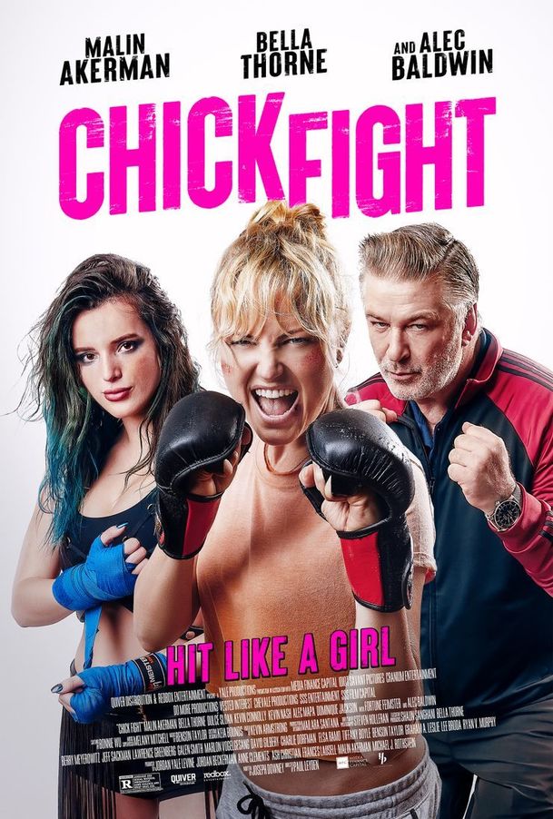 Chick Fight: Bella Thorne a Malin Åkerman si to rozdají v tvrdém zápase v kleci | Fandíme filmu