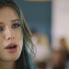 Chick Fight: Bella Thorne a Malin Åkerman si to rozdají v tvrdém zápase v kleci | Fandíme filmu