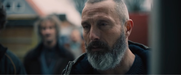 Riders Of Justice: Konspirační teorie, pomsta, černý humor a Mads Mikkelsen | Fandíme filmu