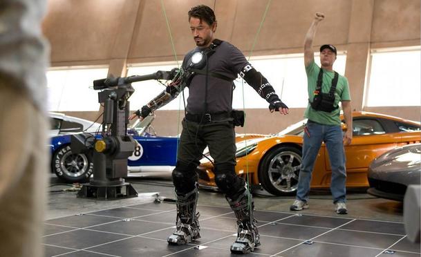Iron Man: Při natáčení prvního dílu Roberta Downey Jr. jeho helma oslepila | Fandíme filmu