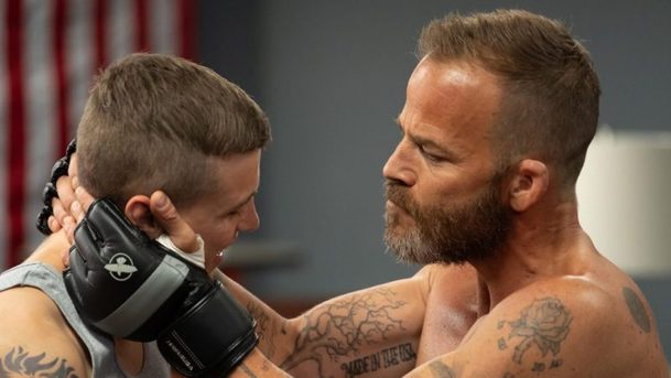 Embattled: Snímek z prostředí MMA vykreslí souboj otce se synem | Fandíme filmu