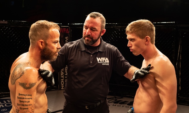 Embattled: Snímek z prostředí MMA vykreslí souboj otce se synem | Fandíme filmu