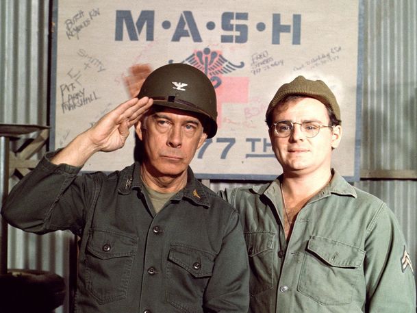 M*A*S*H: Radar byl k pomilování, jeho představitel na facku | Fandíme serialům