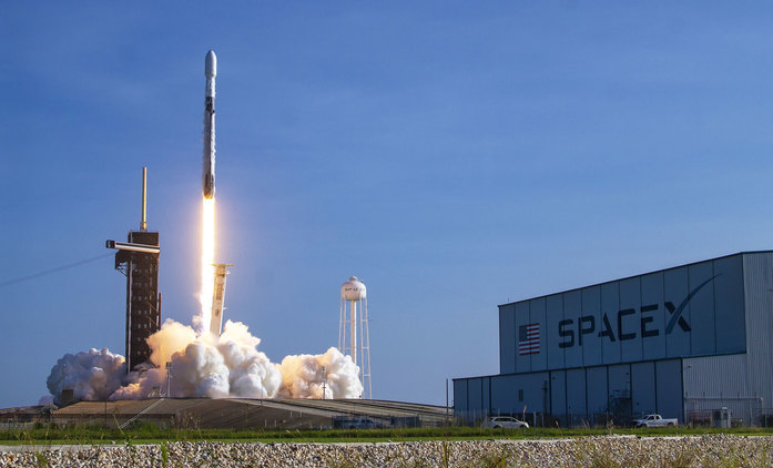 SpaceX: HBO připravuje minisérii o vesmírné společnosti Elona Muska | Fandíme seriálům