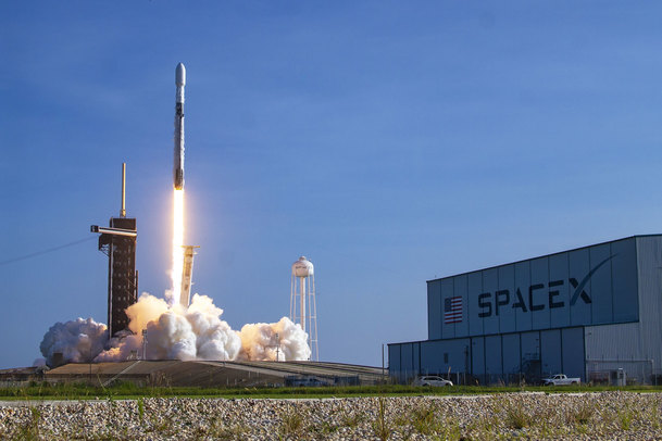 SpaceX: HBO připravuje minisérii o vesmírné společnosti Elona Muska | Fandíme serialům