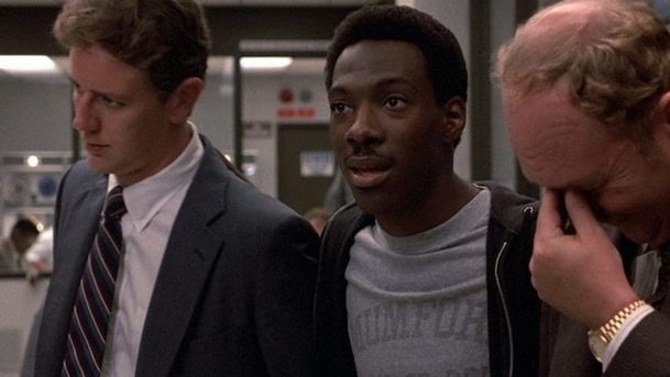 Policajt v Beverly Hills: Ikonickou roli Eddieho Murphyho měl hrát Stallone | Fandíme filmu