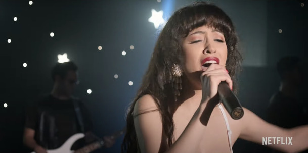 Selena: Cesta ke slávě: Tragický příběh slavné zpěvačky převypráví Netflix | Fandíme serialům