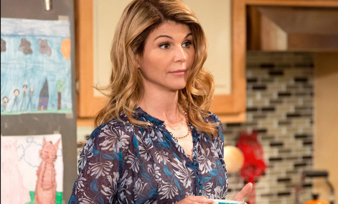 Herečka Lori Loughlin ze seriálu Plný dům jde do vězení | Fandíme seriálům