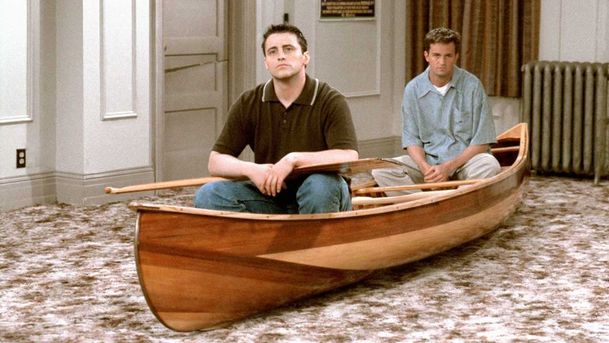 Přátelé: Kolik peněz vlastně dlužil Joey Chandlerovi | Fandíme serialům