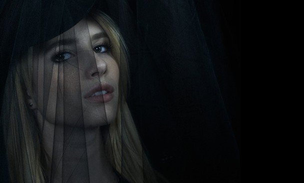 First Kill: Emma Roberts chystá upíří seriál pro Netflix | Fandíme serialům