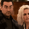 Happiest Season: Trailery naznačují, že romance s Kristen Stewart a Mackenzie Davis nezklame | Fandíme filmu