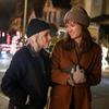 Happiest Season: Trailery naznačují, že romance s Kristen Stewart a Mackenzie Davis nezklame | Fandíme filmu