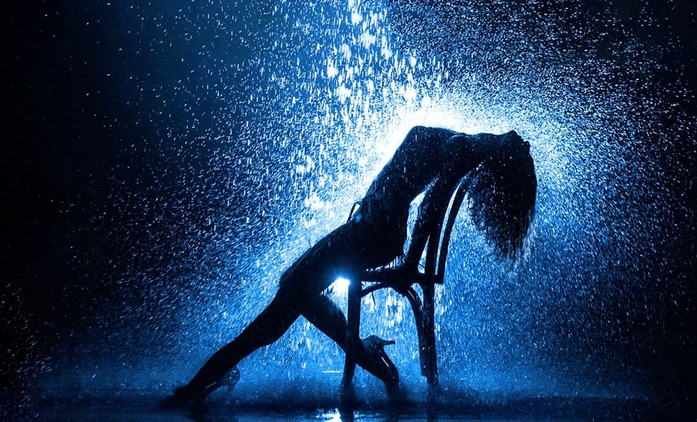 Flashdance: Sexy svářečka a nadaná tanečnice se vrátí na televizní obrazovky | Fandíme seriálům