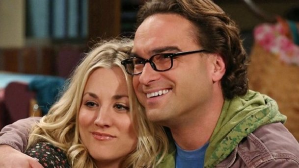 Teorie velkého třesku: Podle Kaley Cuoco přidávali tvůrci milostné scény, aby si z ní udělali legraci | Fandíme serialům