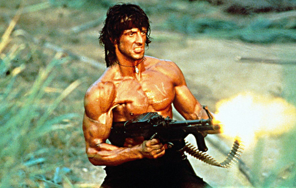 Rambo II: V akční řežbě se málem objevil coby Stalloneho parťák John Travolta | Fandíme filmu