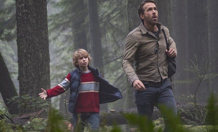 The Adam Project: Ryan Reynolds cestuje v čase, aby zachránil zesnulého otce | Fandíme filmu