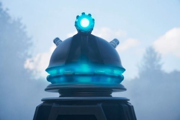 Pán času: Vánoční speciál o revoluci Daleků fasuje první trailer a datum premiéry | Fandíme serialům