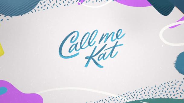 Call Me Kat: Amy z Teorie velkého třesku v první ukázce na nový sitcom | Fandíme serialům