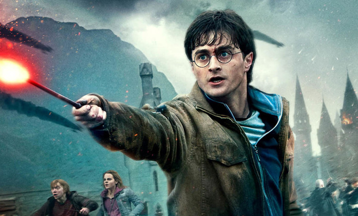 Harry Potter: Daniel Radcliffe vzpomíná na natáčení s náruživou opicí a zvýšenou spotřebou hůlek | Fandíme filmu