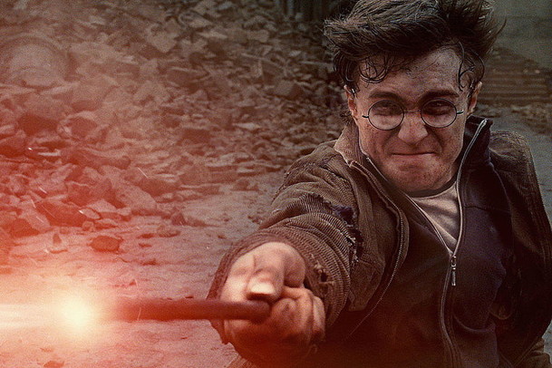 Harry Potter: Daniel Radcliffe vzpomíná na natáčení s náruživou opicí a zvýšenou spotřebou hůlek | Fandíme filmu