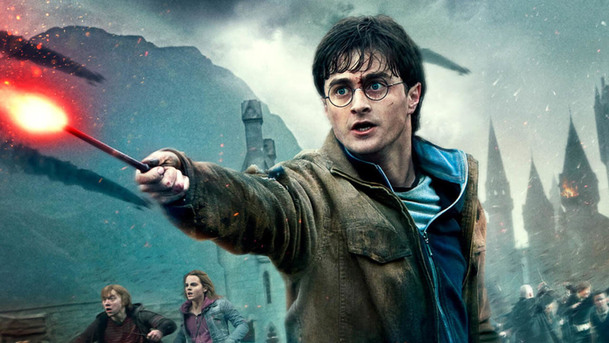 Harry Potter: Daniel Radcliffe vzpomíná na natáčení s náruživou opicí a zvýšenou spotřebou hůlek | Fandíme filmu