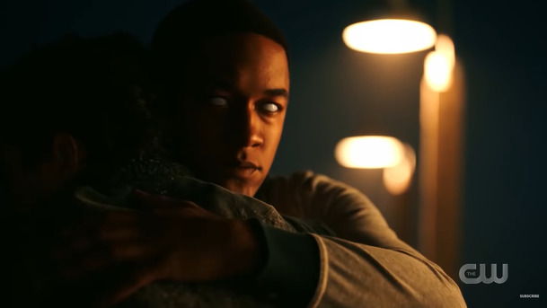 Legacies: CW láká na třetí řadu spin-offu Upířích deníků první upoutávkou | Fandíme serialům