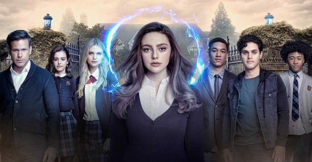 Legacies: CW láká na třetí řadu spin-offu Upířích deníků první upoutávkou | Fandíme serialům