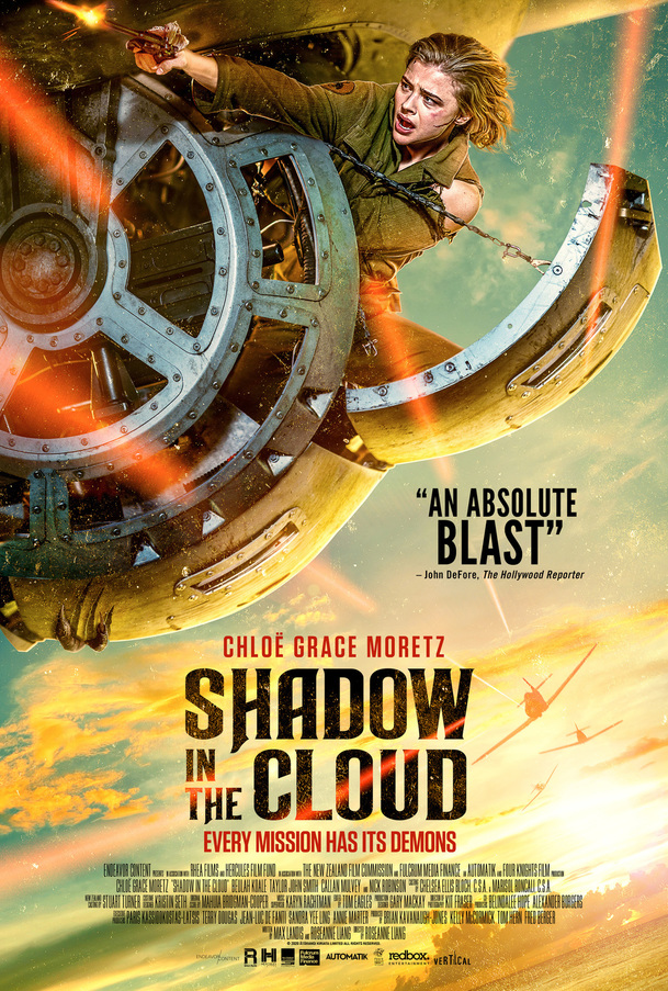 Shadow in the Cloud: Pilotka kosí nepřátelská letadla a bojuje se zákeřným skřetem | Fandíme filmu