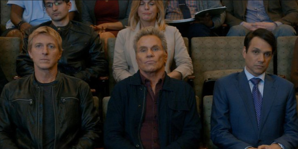 Cobra Kai: Netflix věnoval fanouškům povánoční dárek a uspíšil premiéru 3. řady | Fandíme serialům